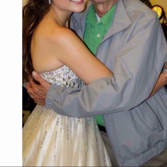 Prom dress - Picture 4 of 4